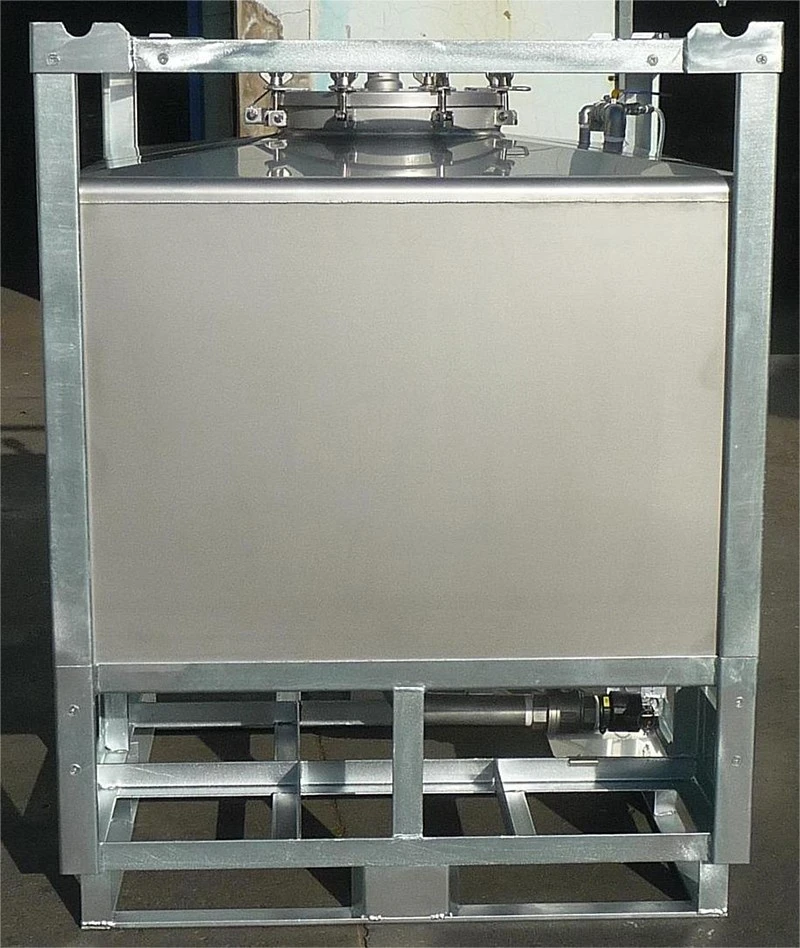 IBC tote tank (2) IBC tote tank (2)